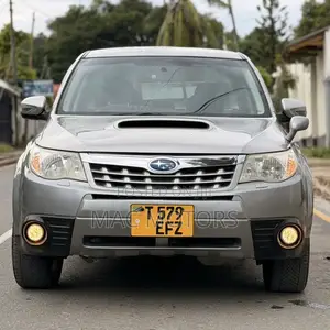 Subaru Forester XT 2010 Nyeupe