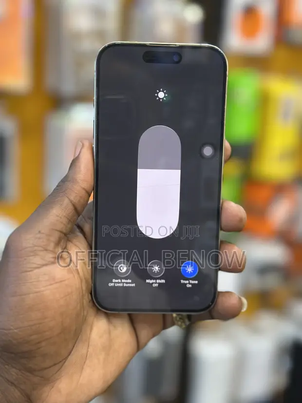 Apple iPhone 15 Pro 256GB - 1