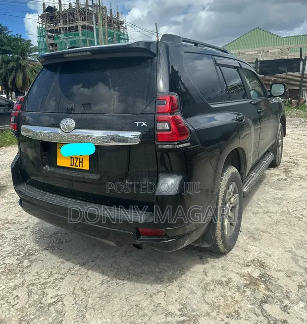 Toyota Land Cruiser Prado 2015 Black - 1