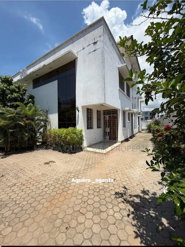 4 Bedroom House for Rent in Masaki, Dar es Salaam - 1