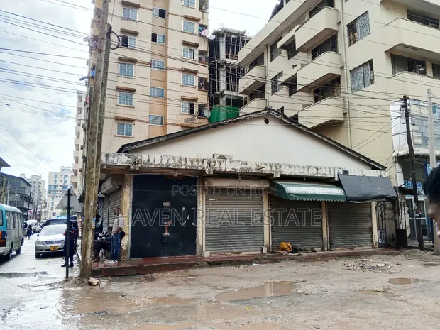 Corner Plot for Sale, Kariakoo (270 sqm) - 1