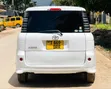 Toyota Sienta 2004 White - 4