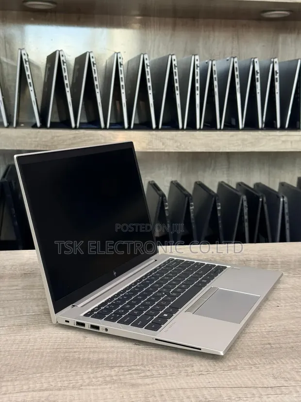 Laptop HP EliteBook 845 G8 16GB RAM, 256GB SSD - 1