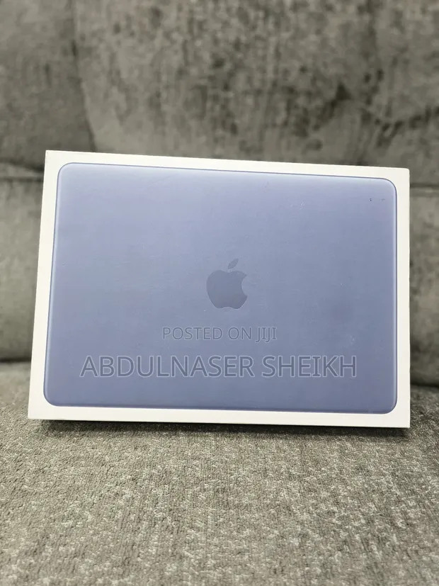 Apple MacBook Air 13" 8GB RAM 512GB SSD - 1