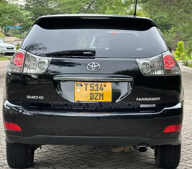 Toyota Harrier 2005 - 1