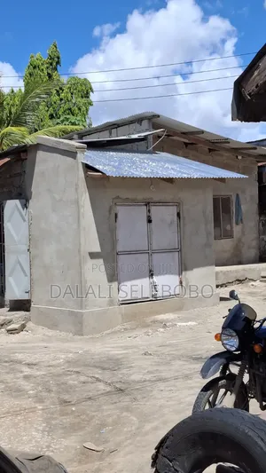 Nyumba ya Ghorofa 4 ya Vyumba 4 Kinondoni Hananasif Inauzwa