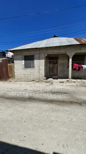 Nyumba ya Ghorofa 6 ya Vyumba 6 Kinondoni Hananasif Inauzwa