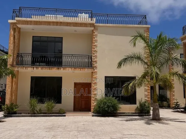 5-Bedroom Modern Villa for Sale in Oyster Bay - 1