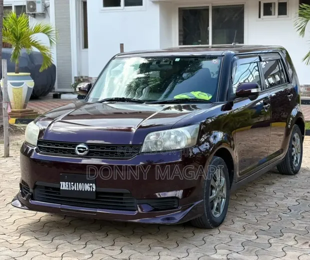 Toyota Corolla Rumion 2011 Purple - 1