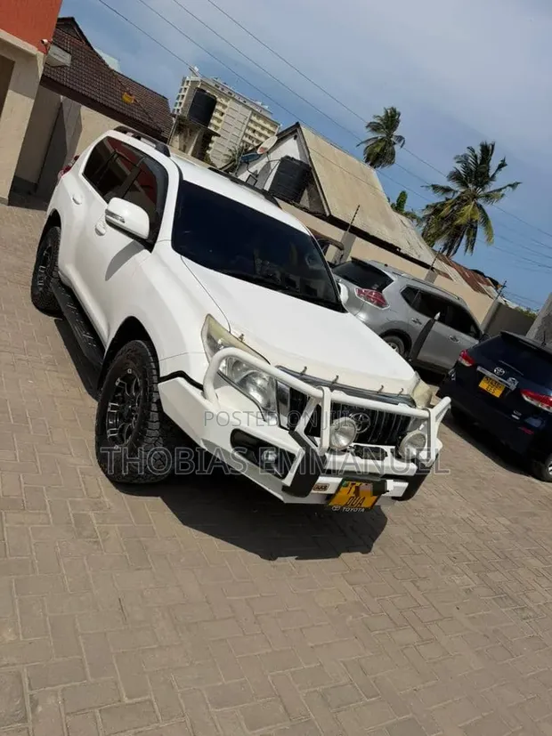 Toyota Land Cruiser Prado 2014 White - 1