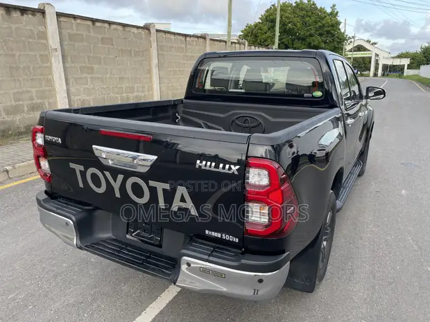 Toyota Hilux Revo Double Cab Diesel 2.8 RWD 2021 Black - 1