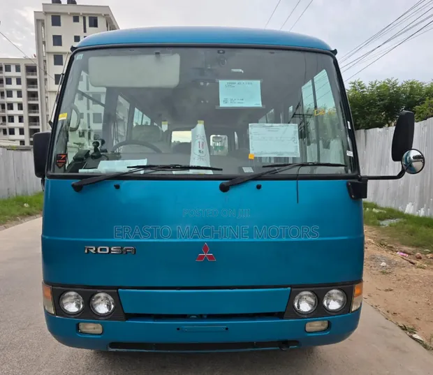 Mitsubishi Fuso Rosa 2000 - Kijani - 1