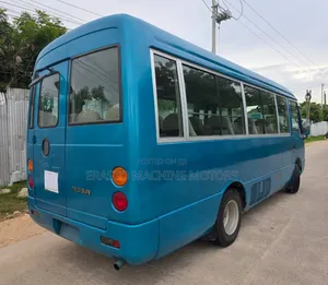 Mitsubishi Fuso Rosa 2000 - Kijani