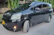 Toyota Noah 2.0 143hp AWD (7 Sehemu) 2009 Nyeusi - 2