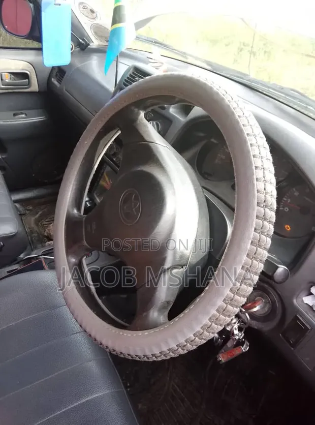 Toyota RAV4 Base FWD 1999 Nyeupe - 1