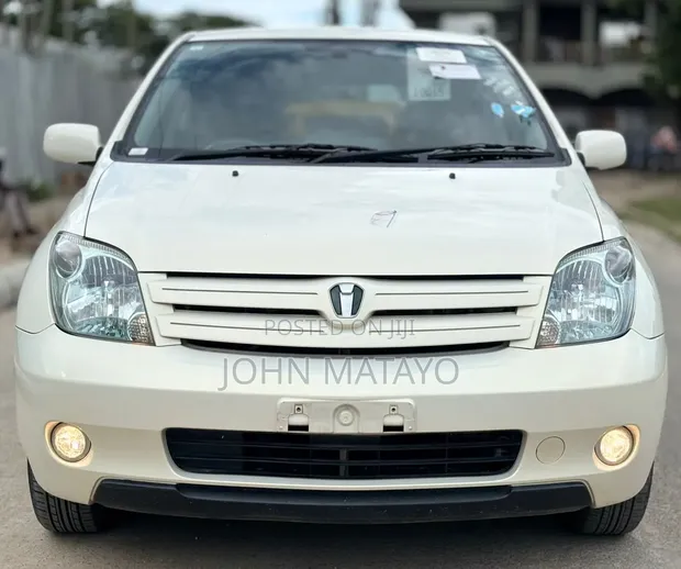 Toyota IST 2005 - 1
