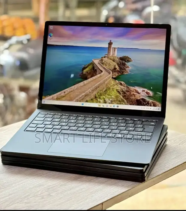 Microsoft Surface Laptop 3 - 14" i7, 16GB RAM, 256GB SSD - 1