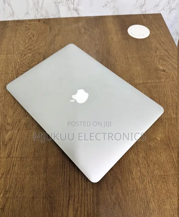 Apple MacBook Air 2017 8GB RAM, 128GB SSD - 1