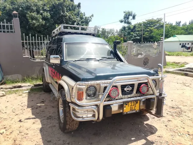 Nissan Patrol GR Wagon 1998 Black - 1
