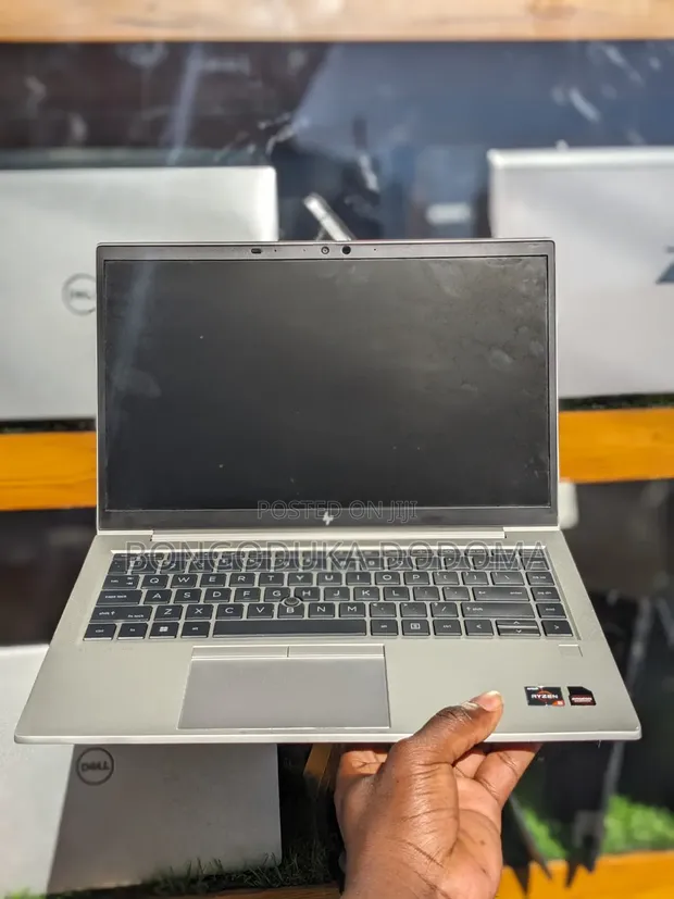 Laptop HP EliteBook 845 G8 - 16GB RAM, Ryzen 5, 256GB SSD - 1