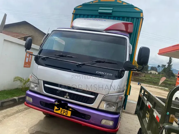 Mitsubishi Canter Longbase Truck - 1