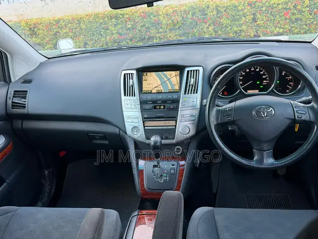 Toyota Harrier 2005 Pearl White - 1