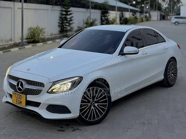 Mercedes-Benz C200 2015 White - 1
