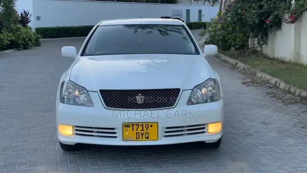 Toyota Crown Royale 2005 - 1