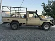 Toyota Land Cruiser Pickup 2015 Gold - 2