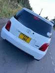 Toyota IST 2006 White - 4