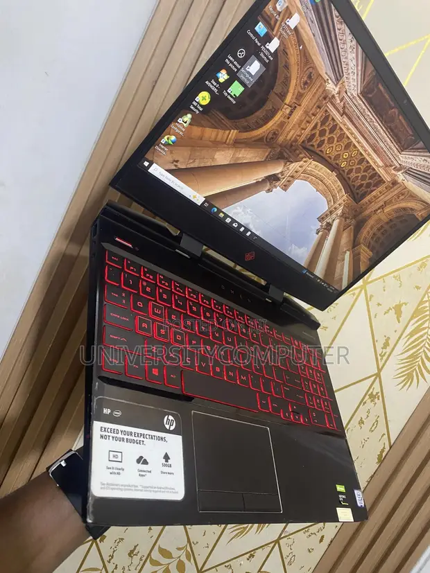 HP Omen 15-dh002nr Laptop - Intel Core i7, 16GB RAM, 256GB SSD - 1