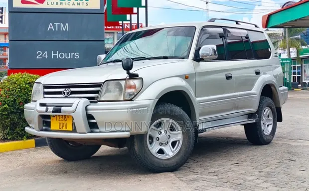 Toyota Land Cruiser Prado TX 2000 Nyeupe - 1