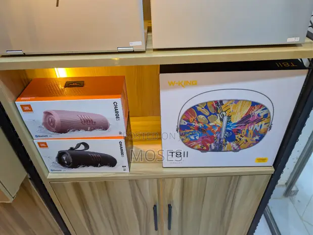 JBL Boombox na Spika Nyingine za Kubebeka - 1