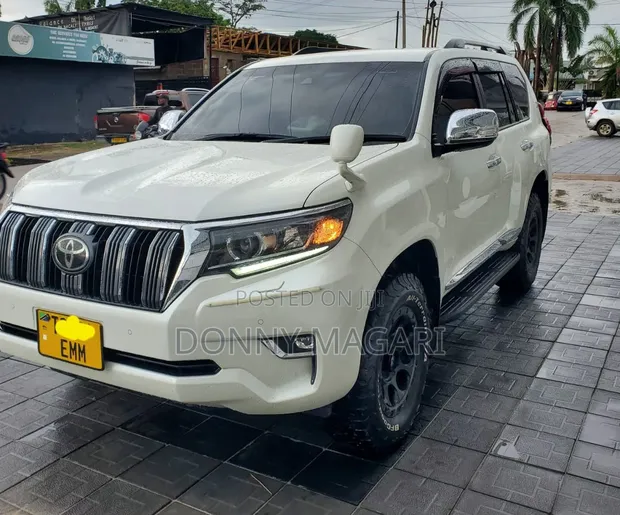 Toyota Land Cruiser Prado 2019 White - 1