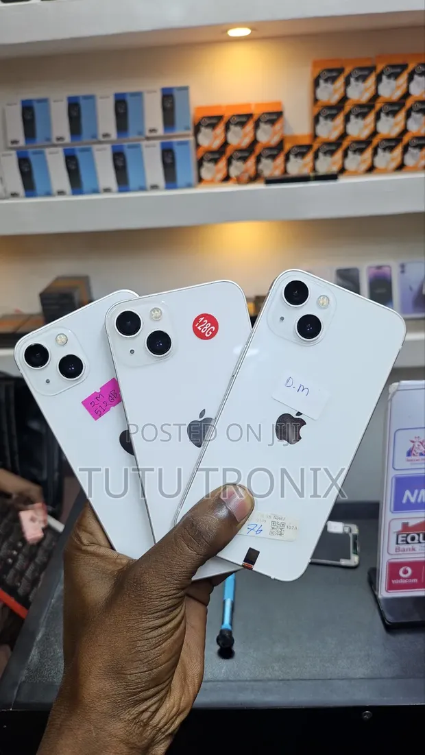 Apple iPhone 13 128GB White - 1