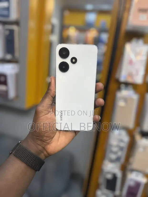Infinix Hot 30i 128GB White - 1