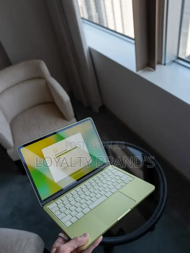 Apple MacBook Neo 2026 13" 8GB RAM 512GB SSD - 1