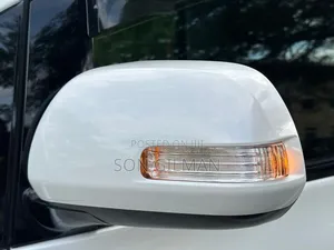 Toyota Alphard 2010 - Pearl White