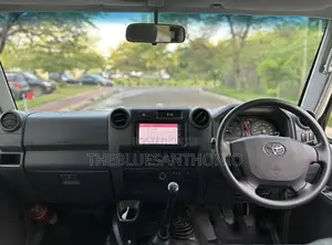Toyota Land Cruiser Hardtop LX 2017 White