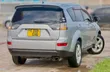 Mitsubishi Outlander 2010 Silver - 3