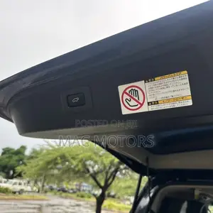 Toyota Vellfire 2010 Nyeusi