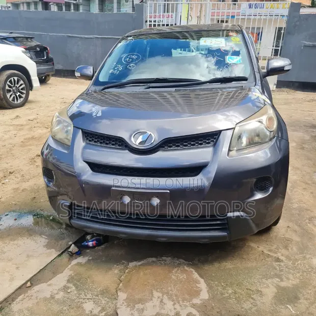 Toyota IST 2010 Gray - 1