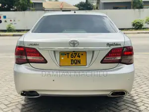 Toyota Crown Royal 2009 Silver