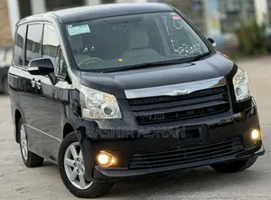 Toyota Noah 2009 2.0 143hp FWD (Viti 8) Nyeusi