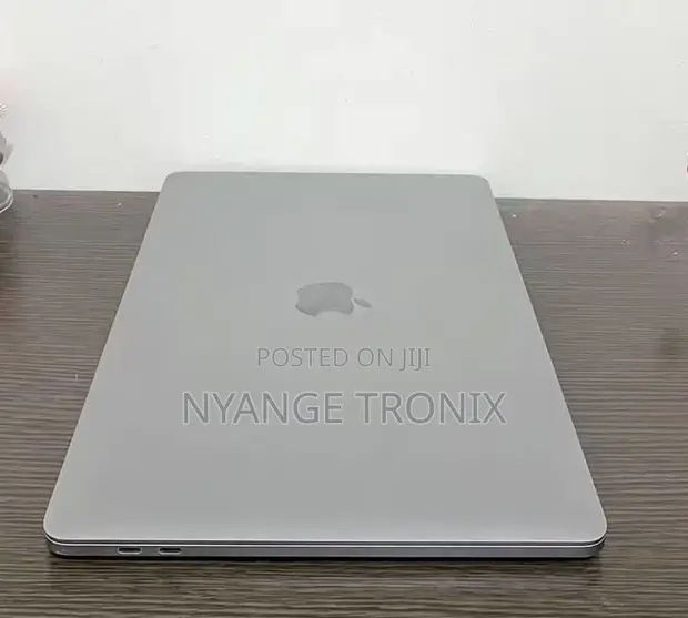 Apple MacBook Pro 2020 13.3" Intel Core i7 32GB RAM 512GB SSD - 1