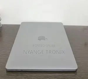 Apple MacBook Pro 2020 13.3" Intel Core i7 32GB RAM 512GB SSD