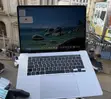 Apple MacBook Pro 2019 16" 32GB RAM Intel Core i9 1TB SSD - 4
