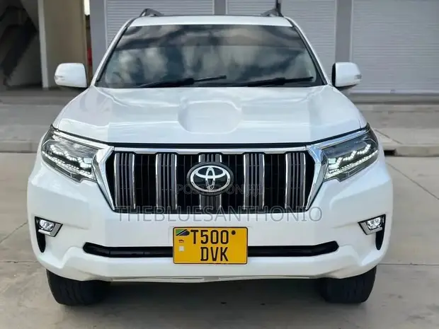 Toyota Land Cruiser Prado 2017 White - 1
