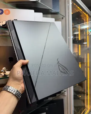 Laptop Asus ROG Strix G17 - Core i9, RTX 4060
