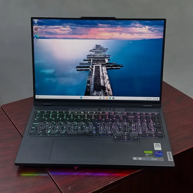 Laptop Mpya Lenovo Legion Pro 7 - Core i9, 32GB RAM, RTX 4080 - 1